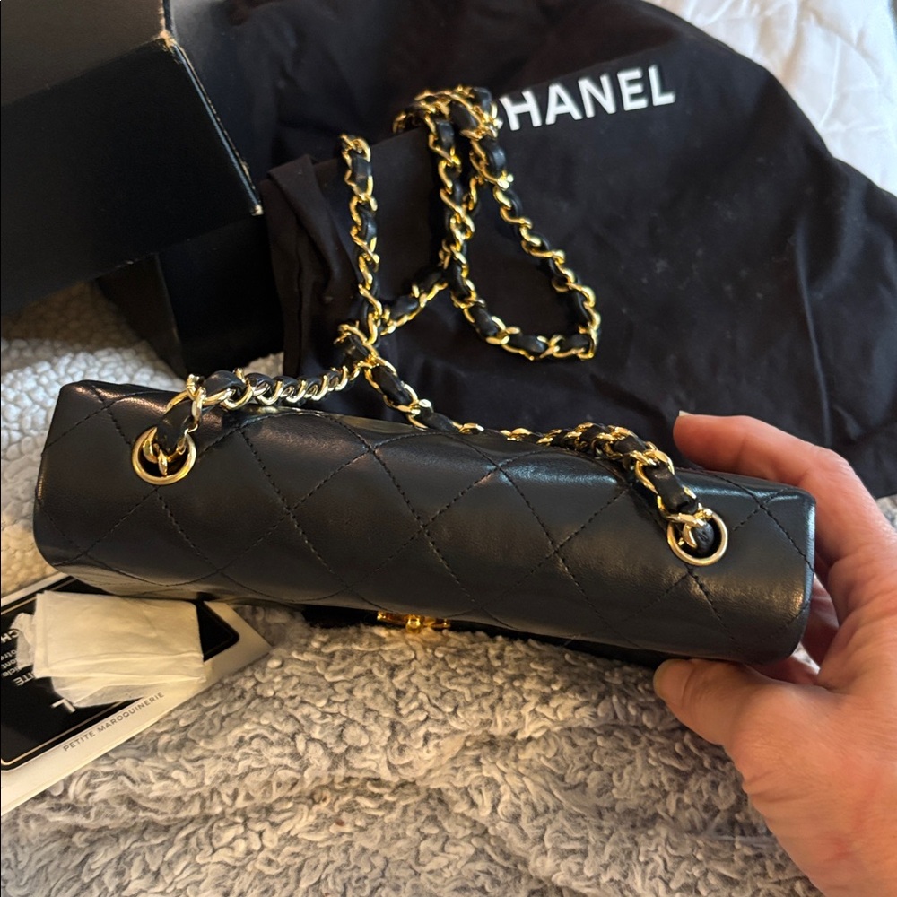 CHANEL mini Matelasse Lambskin Full Flap. - Picture 6 of 17